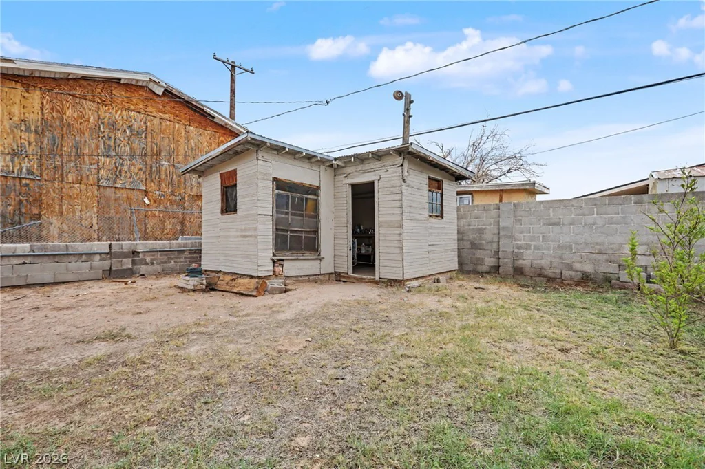 2313 McCarran, North Las Vegas, NV 89030