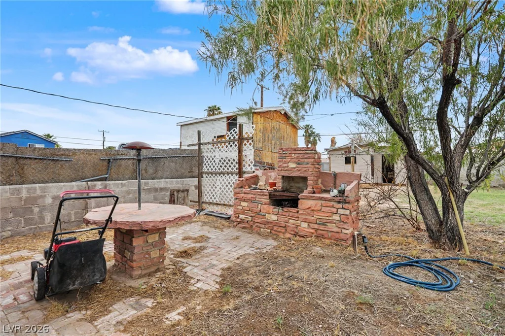 2313 McCarran, North Las Vegas, NV 89030