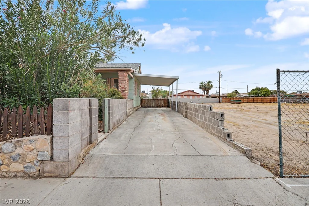 2313 McCarran, North Las Vegas, NV 89030