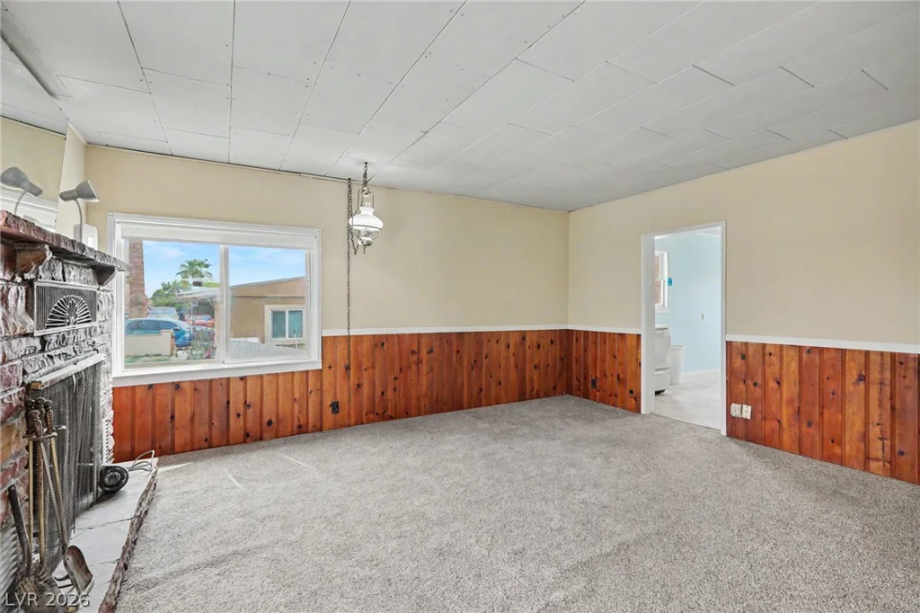 2313 McCarran, North Las Vegas, NV 89030
