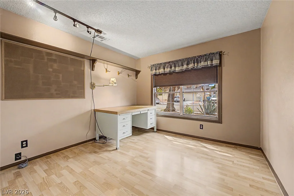 7120 Maybrook, Las Vegas, NV 89129