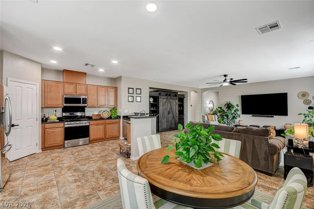 10335 Rugged Mountain, Las Vegas, NV 89166