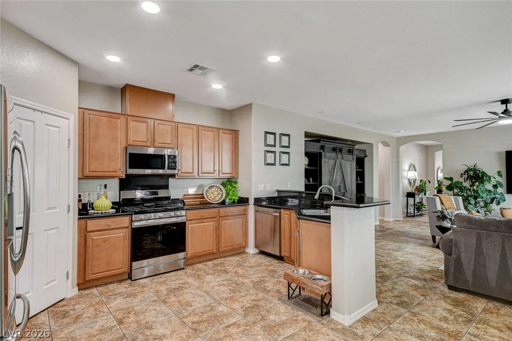 10335 Rugged Mountain, Las Vegas, NV 89166