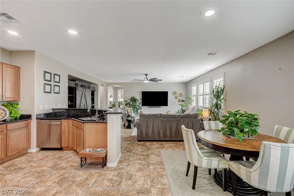 10335 Rugged Mountain, Las Vegas, NV 89166