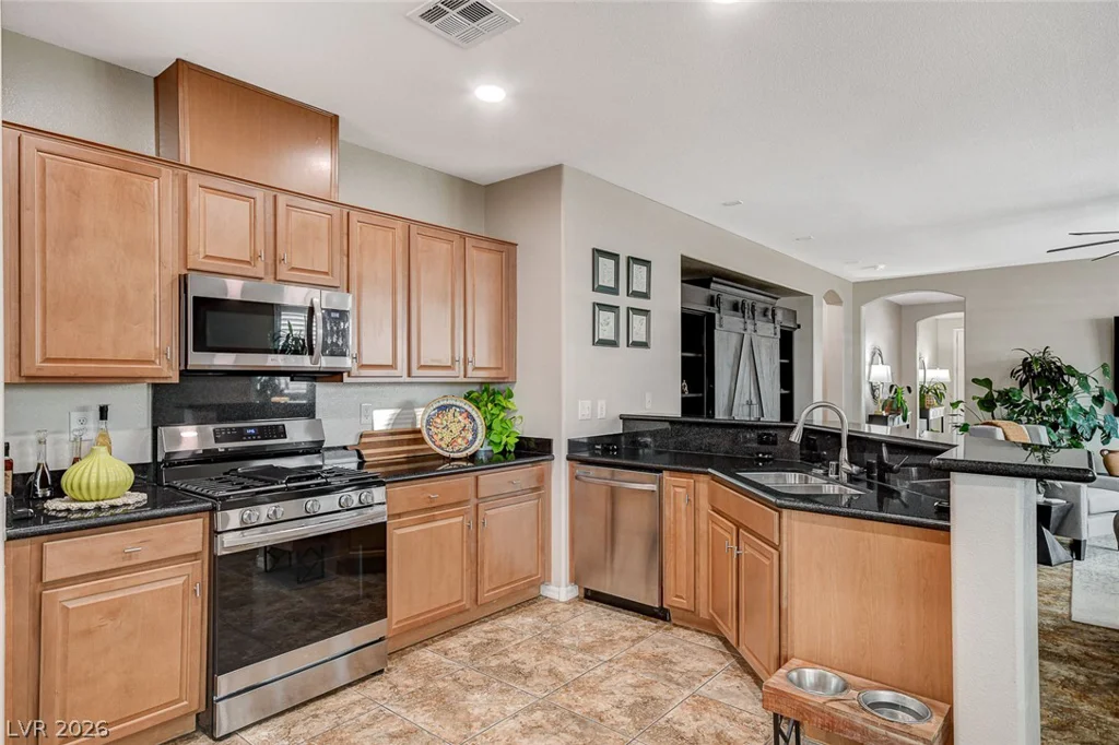 10335 Rugged Mountain, Las Vegas, NV 89166