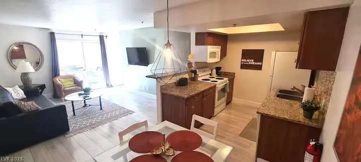 4200 Valley View, Las Vegas, NV 89103