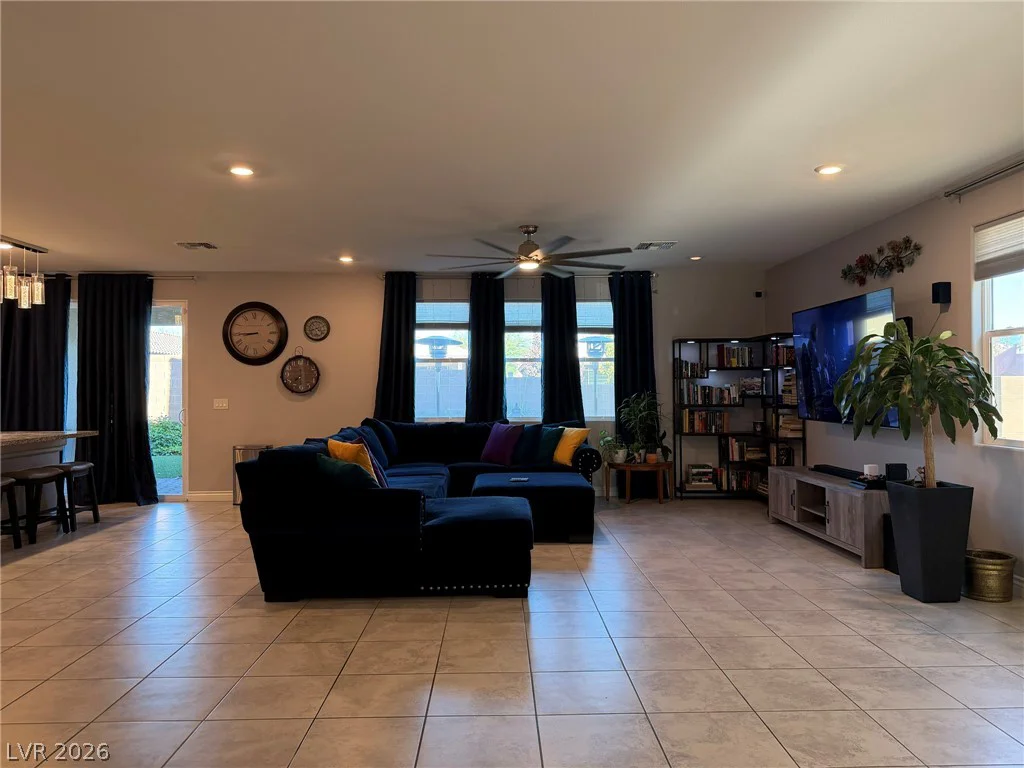 6920 Baylor Creek, North Las Vegas, NV 89086