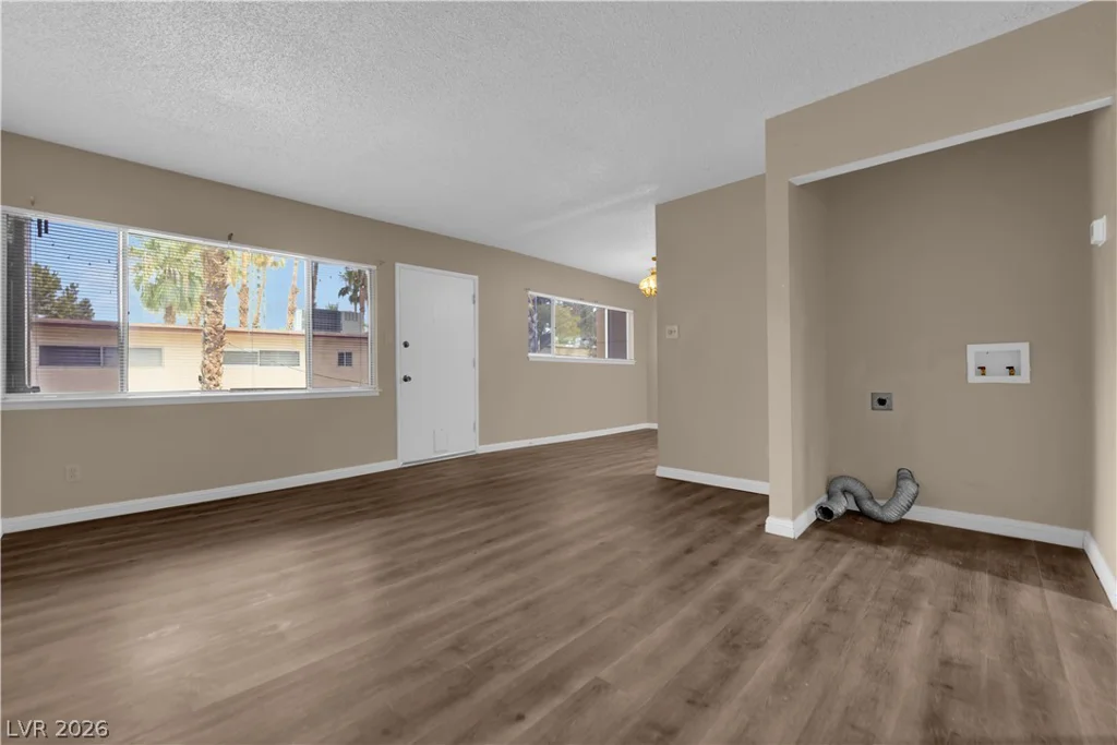 350 Desert Inn, Las Vegas, NV 89109