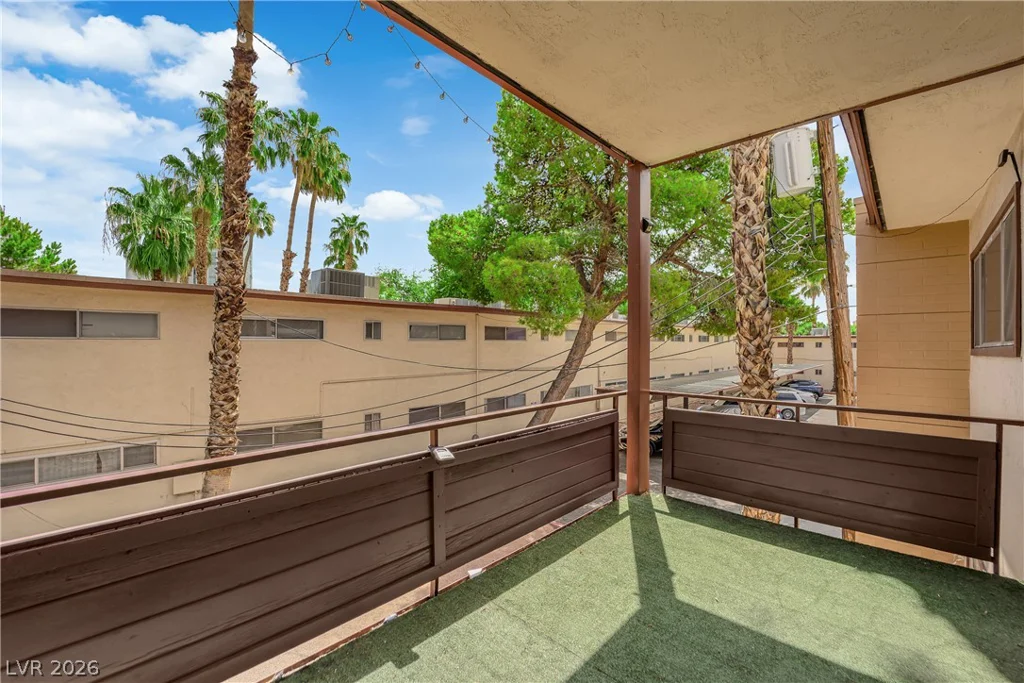 350 Desert Inn, Las Vegas, NV 89109