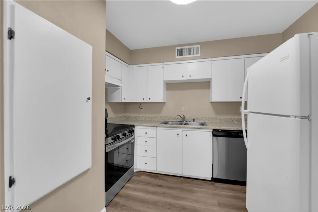 350 Desert Inn, Las Vegas, NV 89109