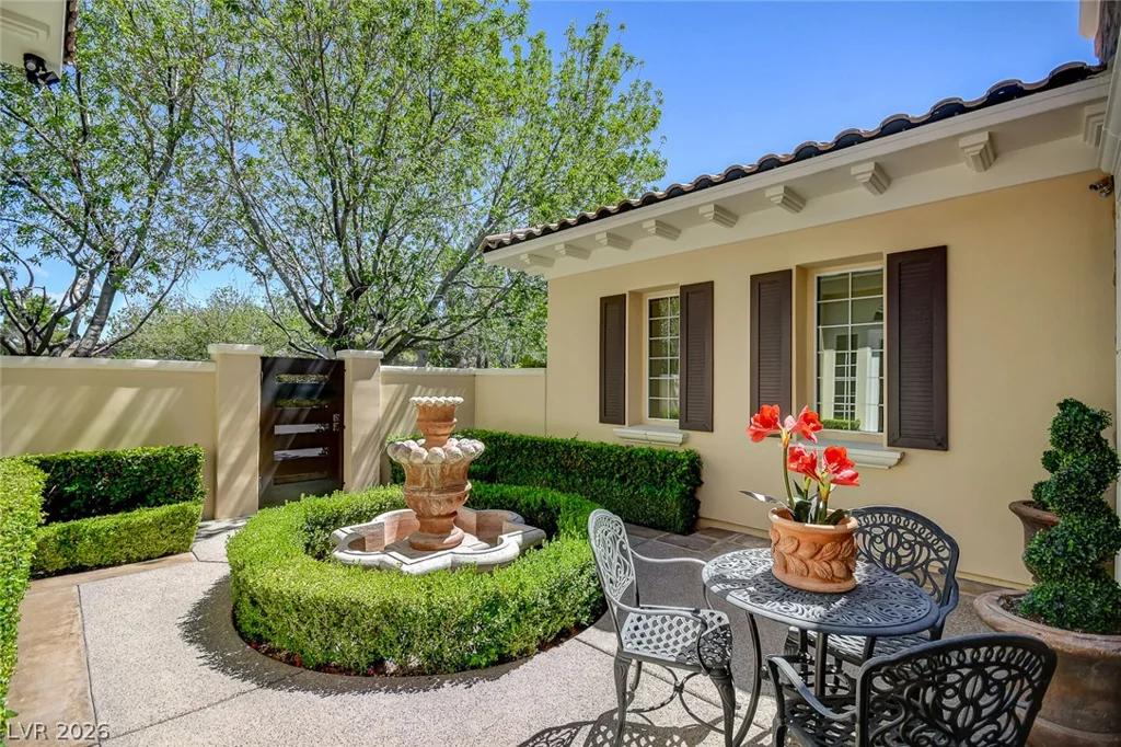 11827 Oakland Hills, Las Vegas, NV 89141