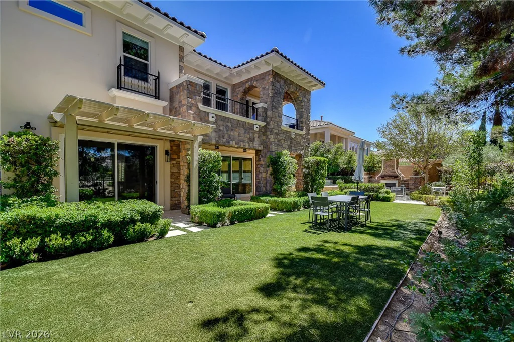 11827 Oakland Hills, Las Vegas, NV 89141