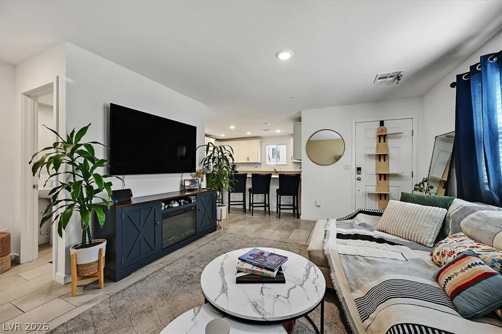 6282 Foxes Dale, Las Vegas, NV 89166