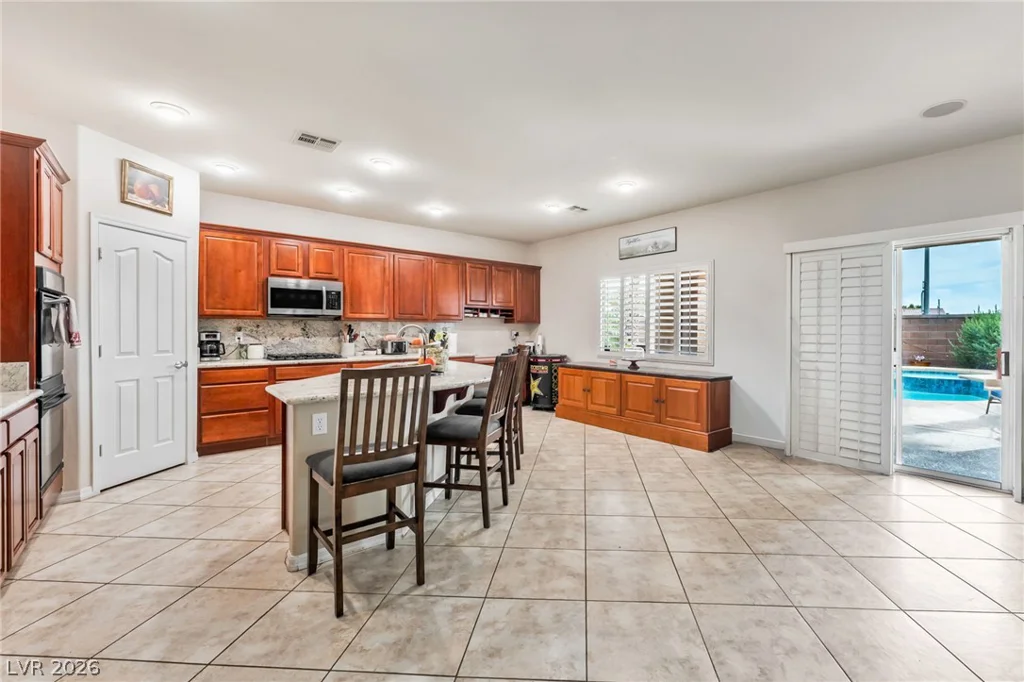 6450 Hughes Springs, Las Vegas, NV 89131