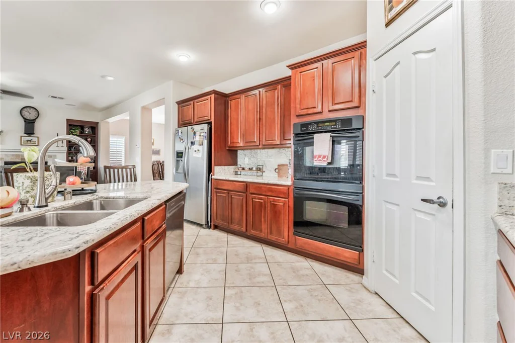 6450 Hughes Springs, Las Vegas, NV 89131