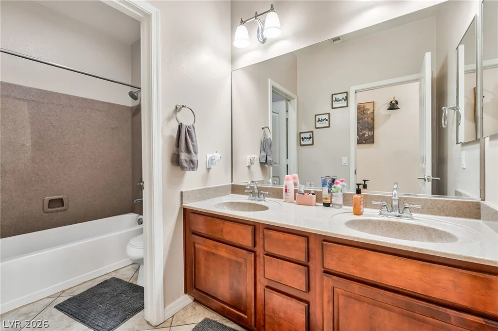 6450 Hughes Springs, Las Vegas, NV 89131
