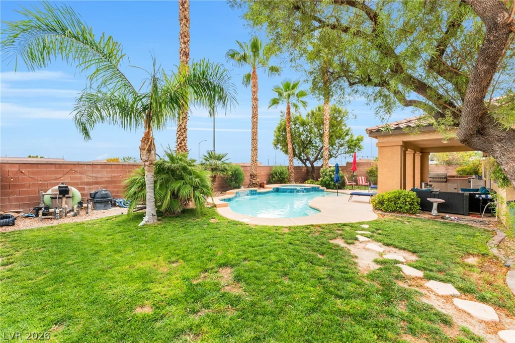6450 Hughes Springs, Las Vegas, NV 89131