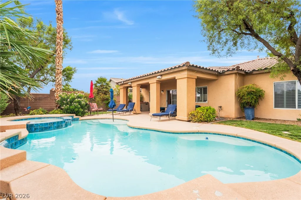 6450 Hughes Springs, Las Vegas, NV 89131