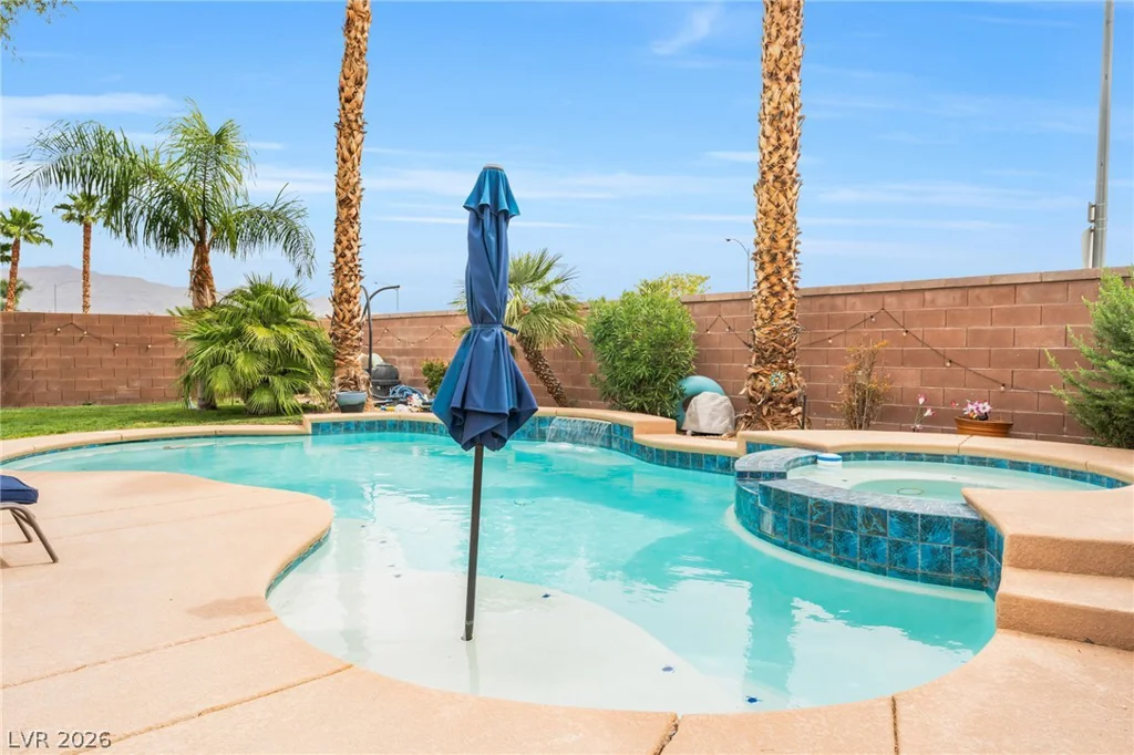 6450 Hughes Springs, Las Vegas, NV 89131