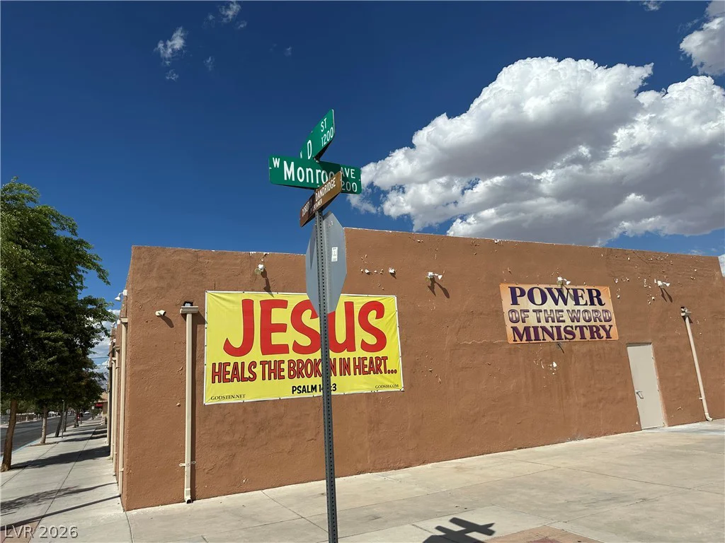 317 Monroe, Las Vegas, NV 89106