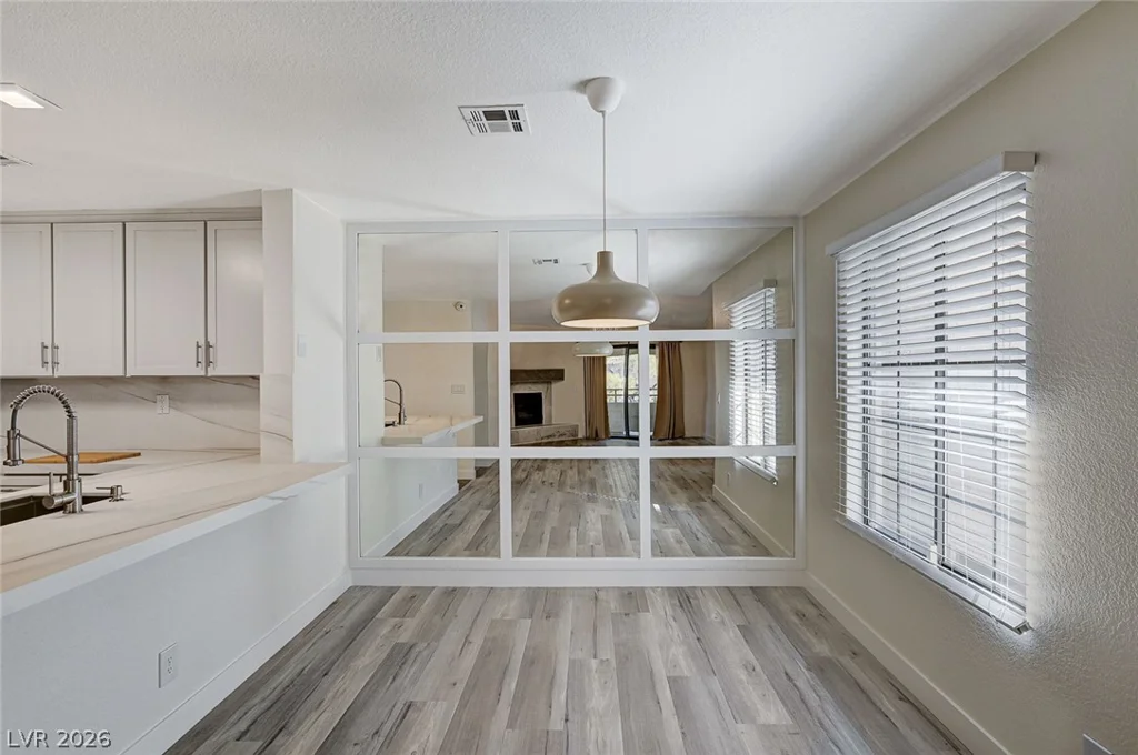 2633 Durango, Las Vegas, NV 89117