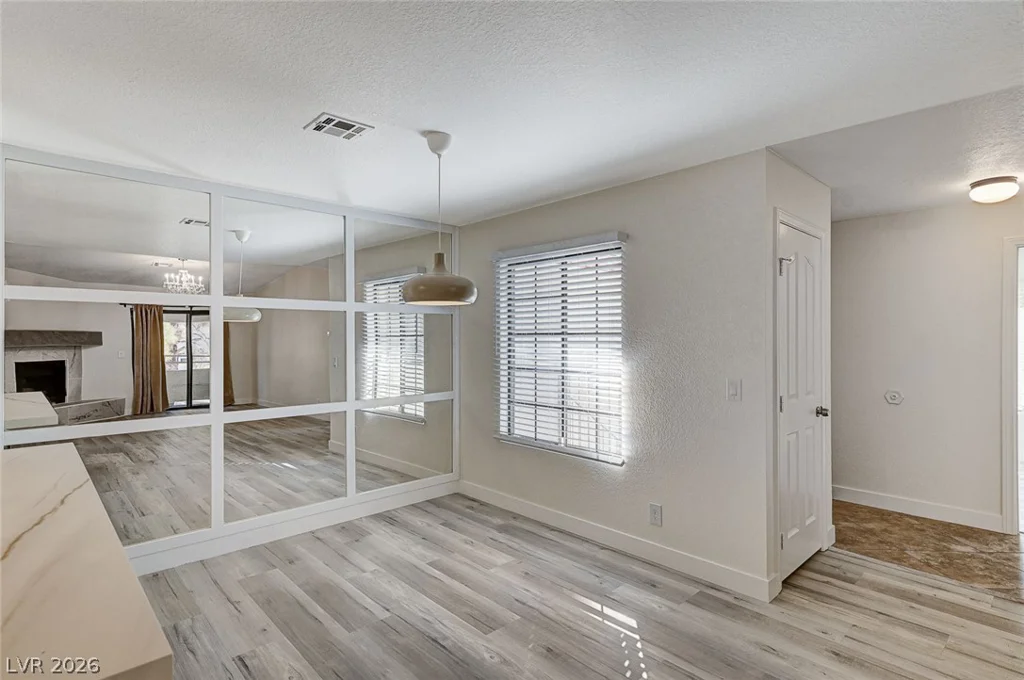 2633 Durango, Las Vegas, NV 89117