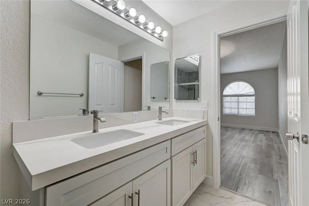 2633 Durango, Las Vegas, NV 89117
