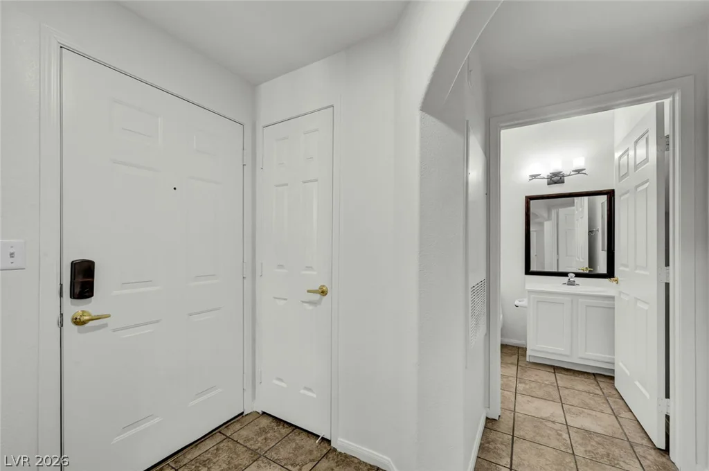 2050 Warm Springs, Henderson, NV 89014