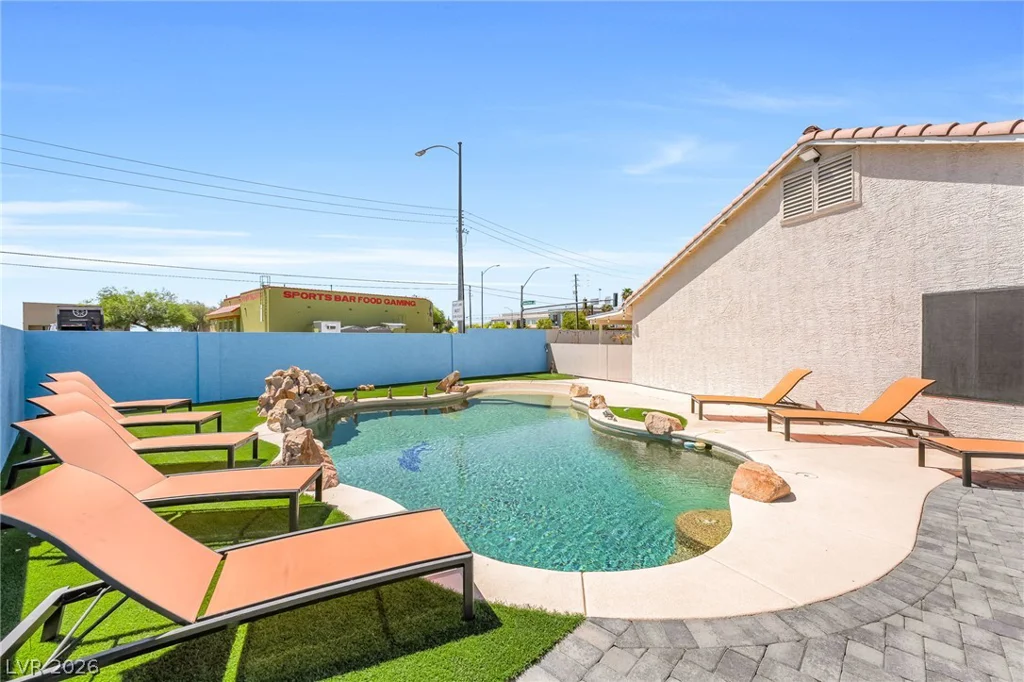 719 Carlitos, North Las Vegas, NV 89031