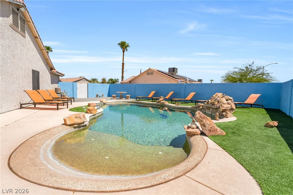 719 Carlitos, North Las Vegas, NV 89031