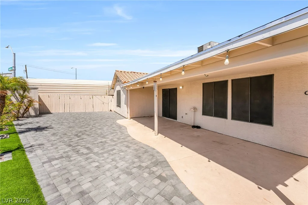 719 Carlitos, North Las Vegas, NV 89031