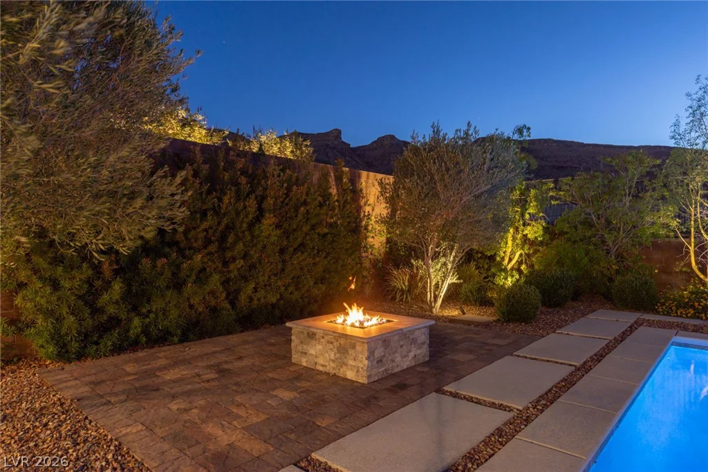 6957 Rainstone, Las Vegas, NV 89148
