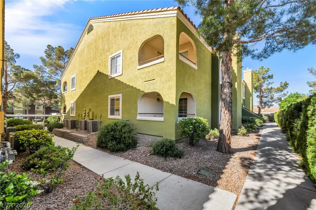 7950 Flamingo, Las Vegas, NV 89147