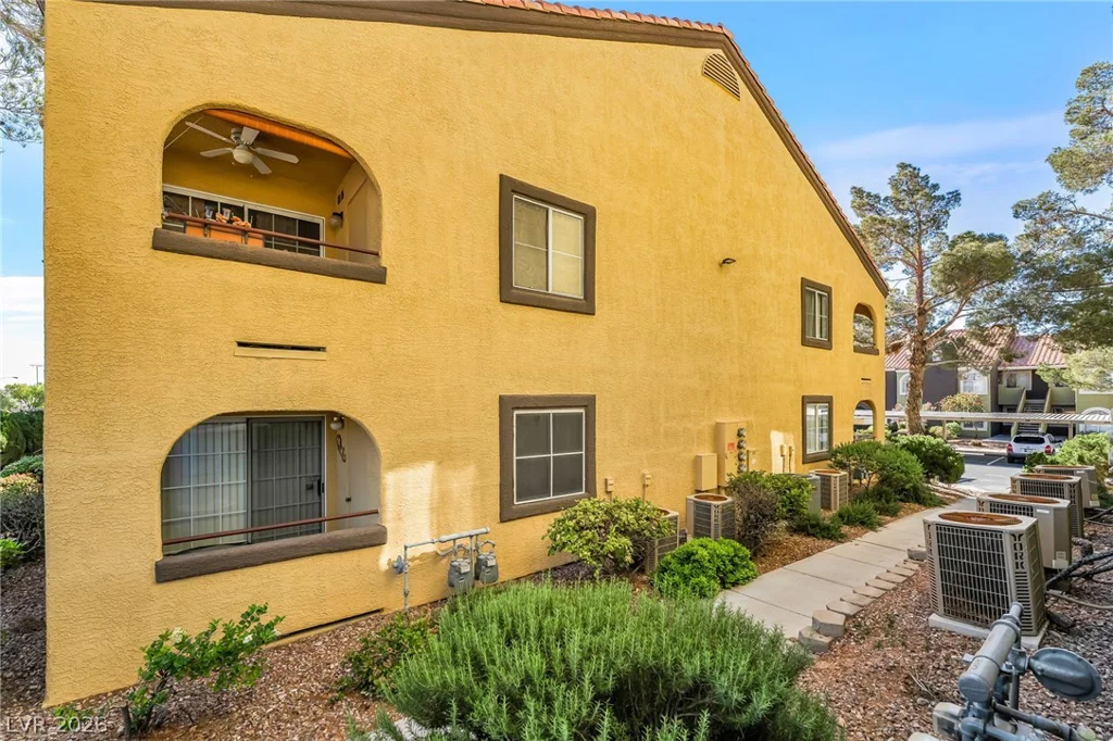 7950 Flamingo, Las Vegas, NV 89147