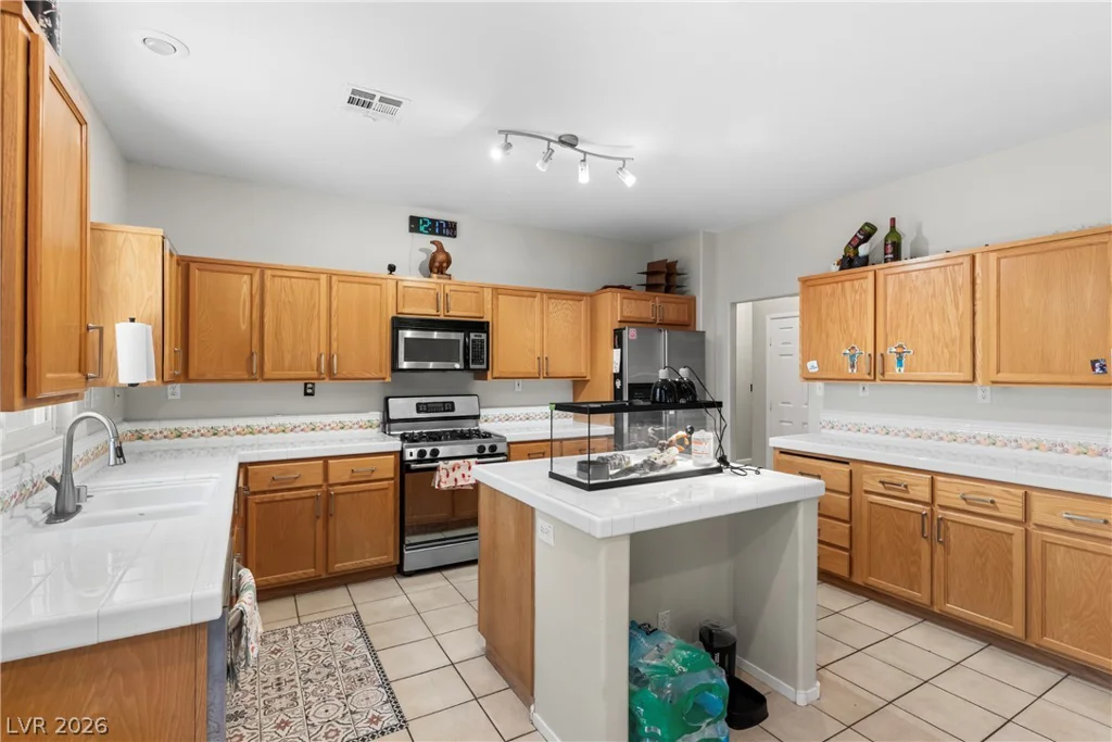 6117 Starpoint, North Las Vegas, NV 89031