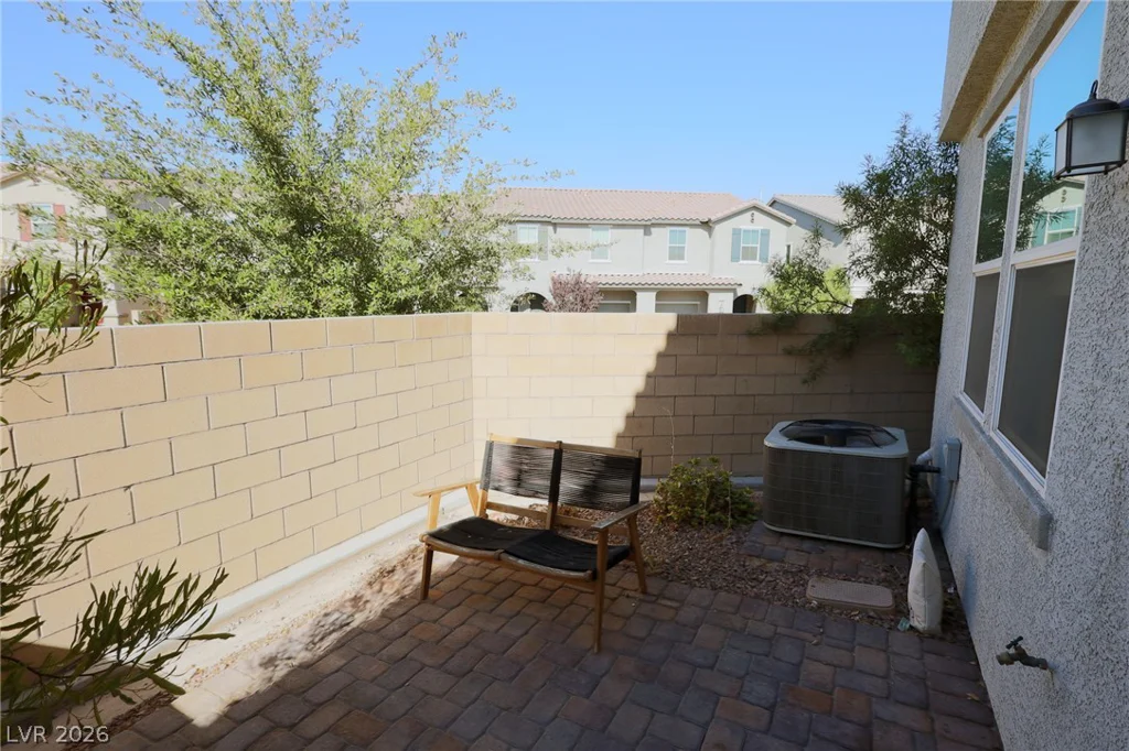 5322 Lazy Breeze, Las Vegas, NV 89118