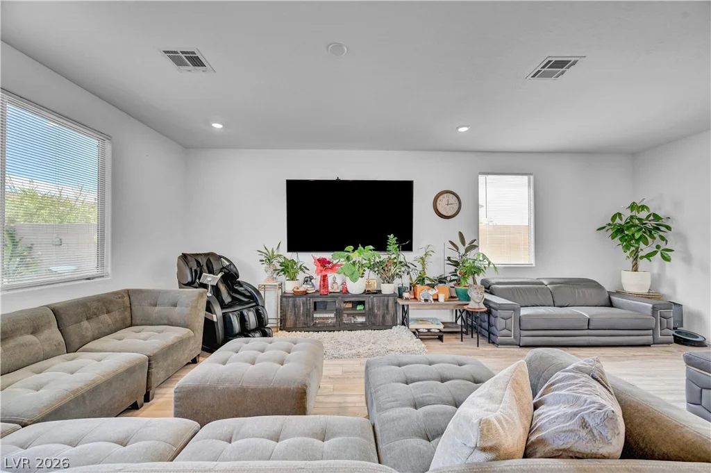 6830 Camino Real, North Las Vegas, NV 89086