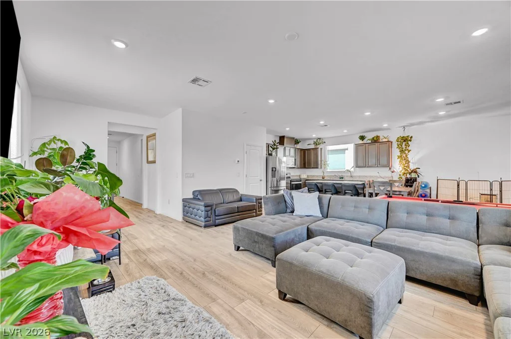 6830 Camino Real, North Las Vegas, NV 89086