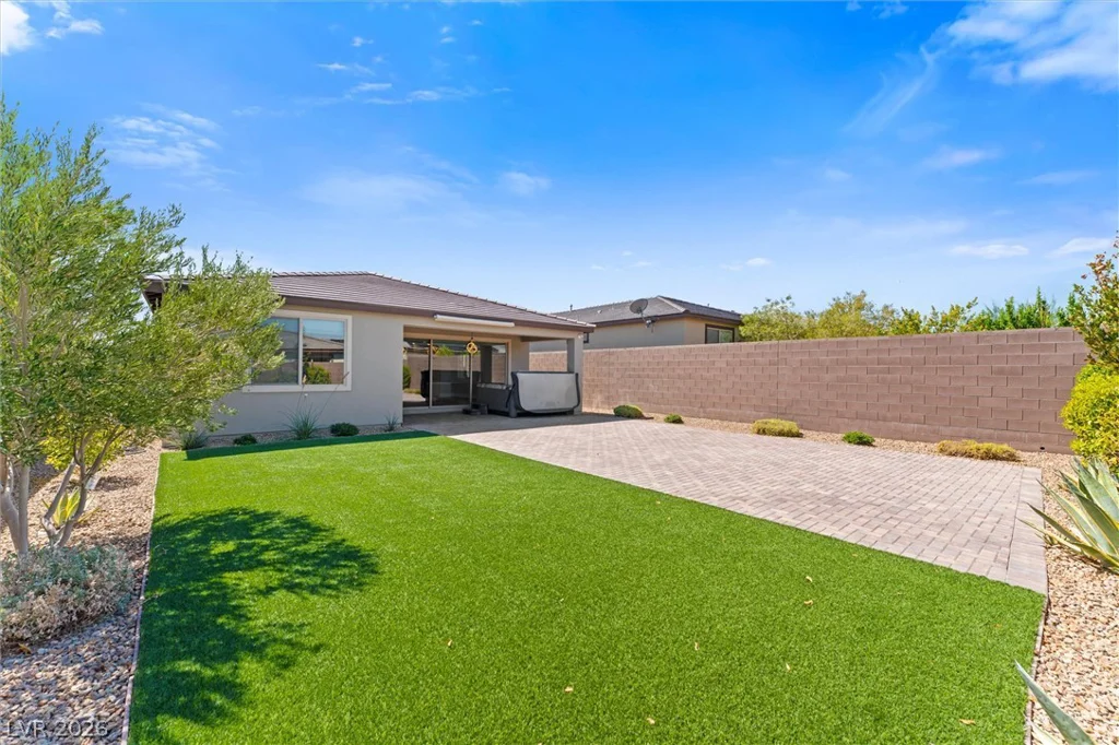 9584 Sard, Las Vegas, NV 89143