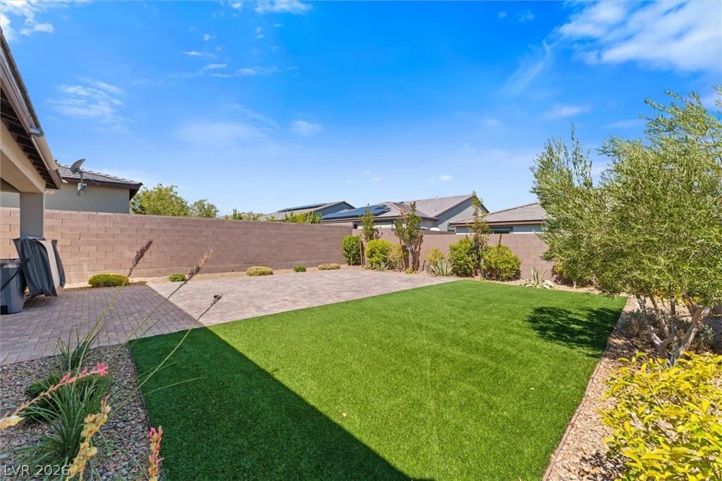 9584 Sard, Las Vegas, NV 89143