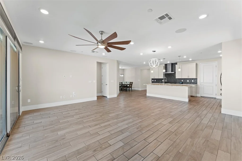 9584 Sard, Las Vegas, NV 89143