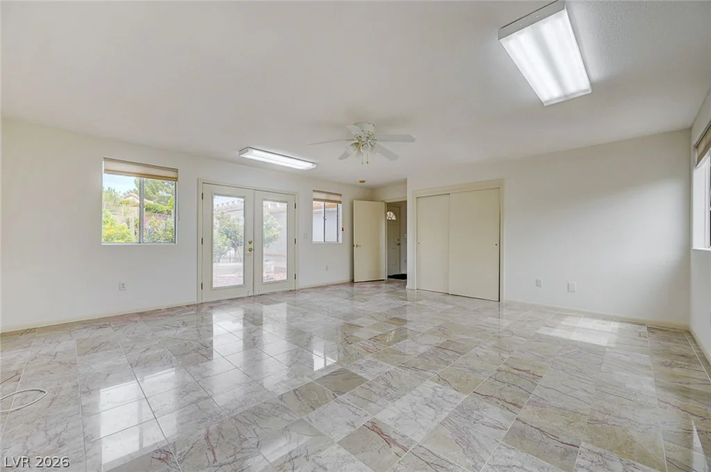 2925 Dry Ridge, Las Vegas, NV 89134