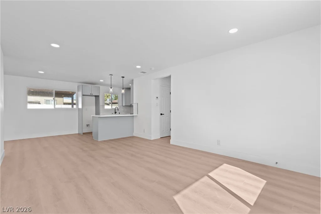 1674 D, Las Vegas, NV 89106
