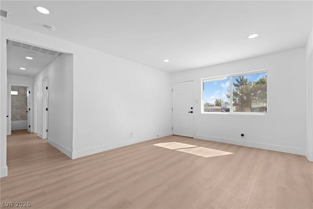 1674 D, Las Vegas, NV 89106