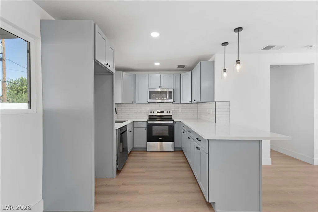1674 D, Las Vegas, NV 89106