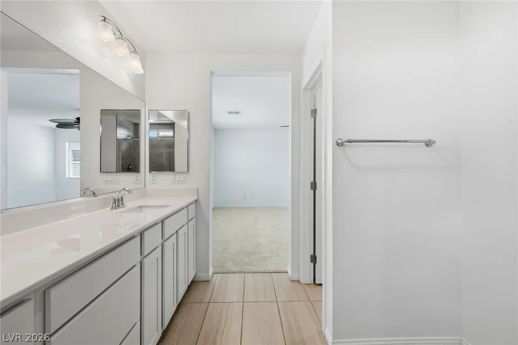 4729 Challenger, North Las Vegas, NV 89031