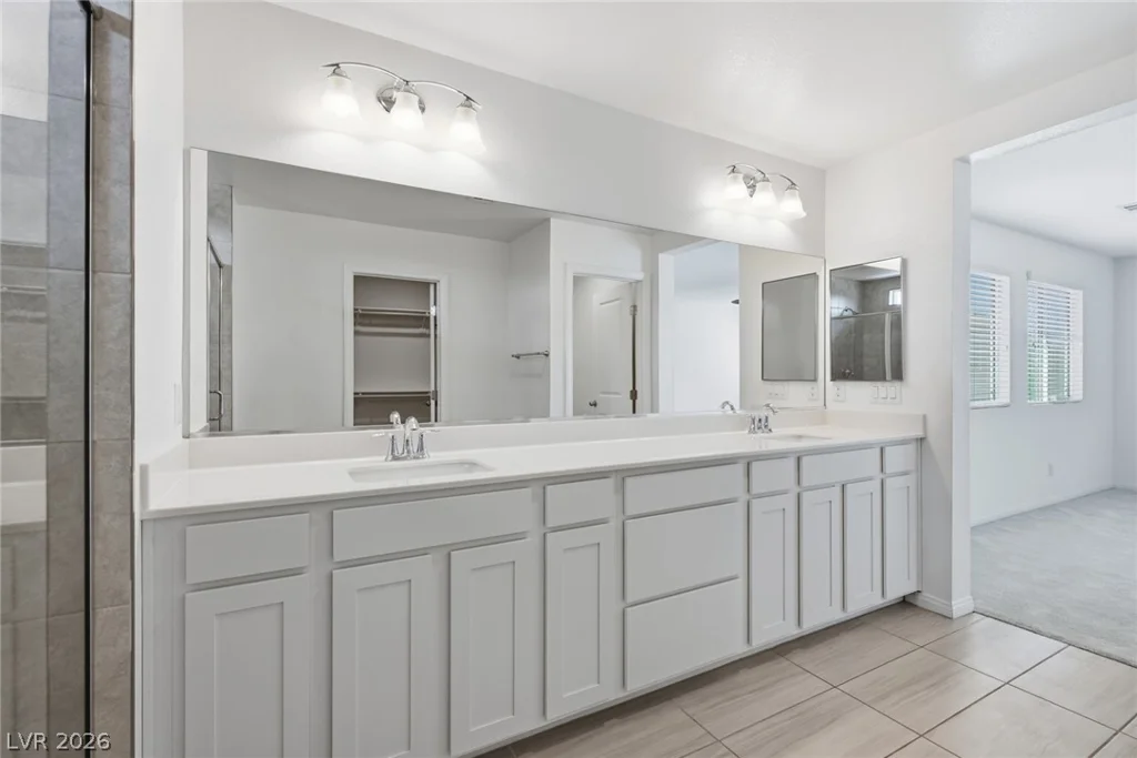 4729 Challenger, North Las Vegas, NV 89031