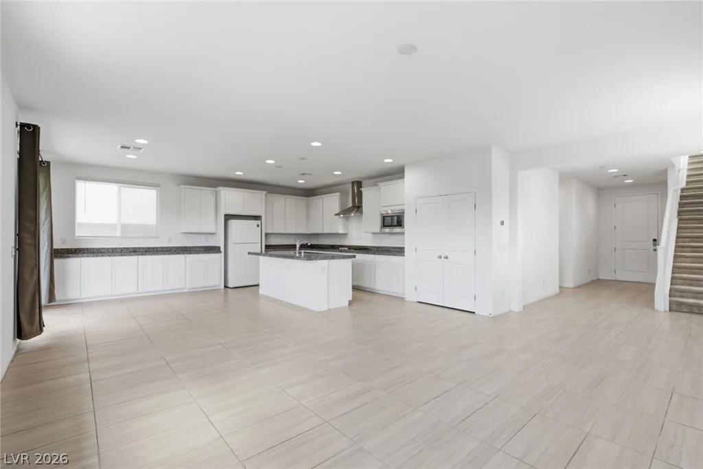 4729 Challenger, North Las Vegas, NV 89031