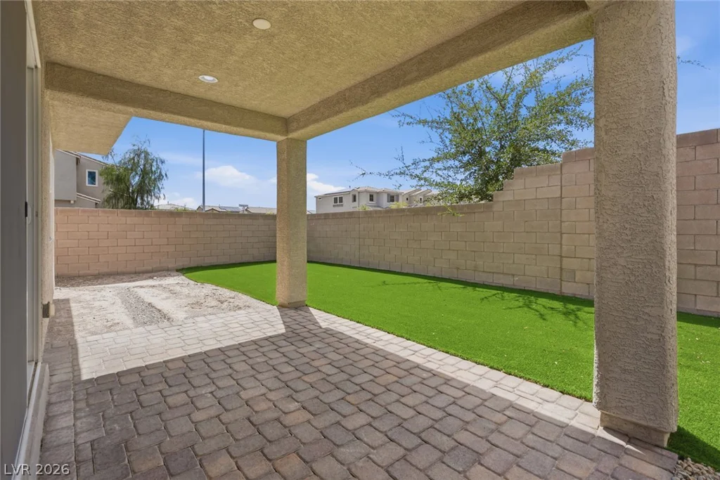 4729 Challenger, North Las Vegas, NV 89031