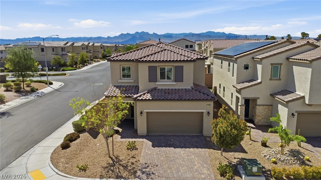 4729 Challenger, North Las Vegas, NV 89031